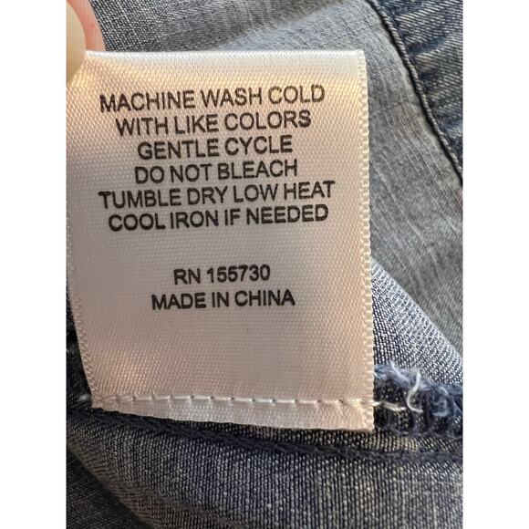 Jane and Delancey Lyocell Chambray Button Down Long Sleeve Shirt - S - Picture 4 of 9